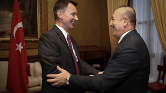 Çavuşoğlu, İngiliz mevkidaşı ile görüştü