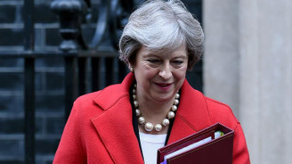 İngiltere'de hükümet, istifalar ve Brexit nedeniyle köşeye sıkıştı