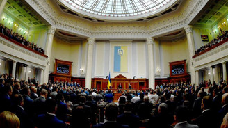 Ukrayna Parlamentosu Zelenskiy’e karşı