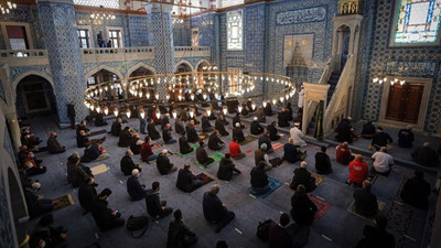 BAYRAM NAMAZI SAATi: Diyanet açıkladı: İl il bayram namazı saatleri belli oldu