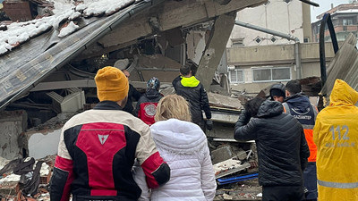 Depremin merkez üssünden ilk görüntüler: Kahramanmaraş Pazarcık'ta kurtarma çalışmaları sürüyor