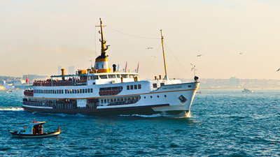 İstanbul'da yoğun sis nedeniyle bazı vapur seferleri iptal edildi