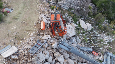 Antalya'daki teleferik kazasının ardından oluşan enkaz havadan görüntülendi