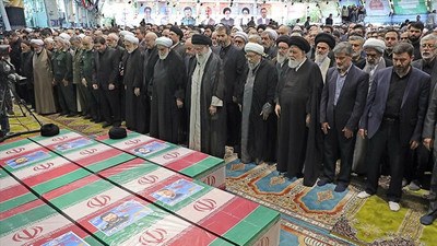 İran Cumhurbaşkanı Reisi'nin cenazesi namazını Hamaney kıldırdı