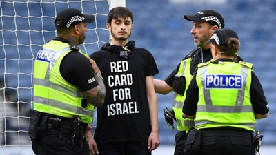 İskoçya-İsrail maçında protesto: 'İsrail’e kırmızı kart'