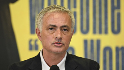 Fenerbahçe Mourinho'yu KAP'a bildirdi: Maaşı netleşti