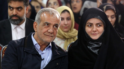 İran'da reformist aday Pezeşkiyan'dan 'başörtüsü' eleştirisi