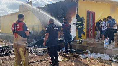 Markette yangın çıktı: Müşteriler söndürdü