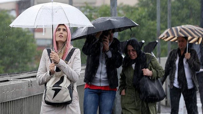 AKOM İstanbul için saat verdi, bunaltıcı sıcaklara yağış arası: Gök gürültülü sağanak geliyor