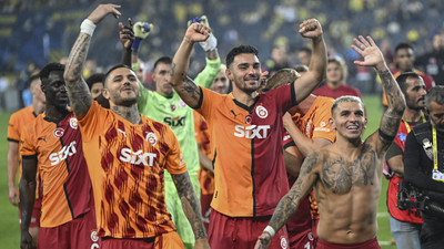 SON DAKİKA: Galatasaray, Fenerbahçe'yi 3-1'le geçti