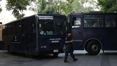 Atina'da Çalışma Bakanlığına bomba bırakıldı