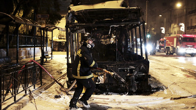 Troleybüslere molotofkokteyli ile saldırı