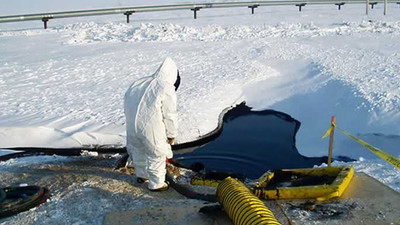 Obama'dan petrol faaliyetlerine 'süresiz' engel