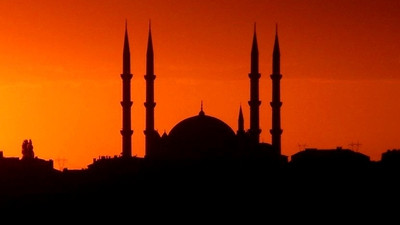 Gece okunan sela tedirginlik yarattı