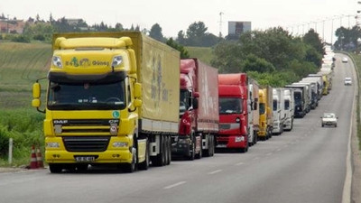 Kapıkule'de 10 kilometrelik TIR kuyruğu
