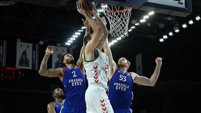 Anadolu Efes'ten 12. galibiyet