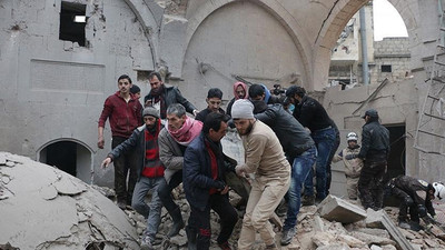 Halep'te camiye hava saldırısı: 58 ölü