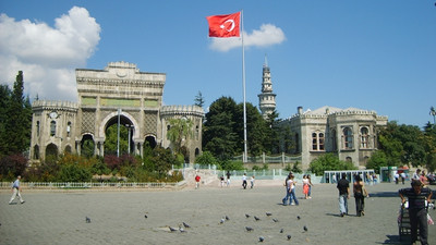 İstanbul Üniversitesinde 37 gözaltı