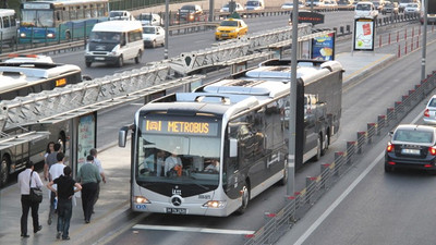 Metrobüsle günde 756 bin kişi taşındı