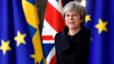 Brexit oylaması ertelendi