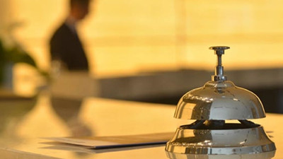 Turistler geceyi Antalya ve İstanbul'da geçirdi