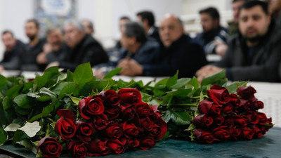 Sevgiliye 'yerli' gül
