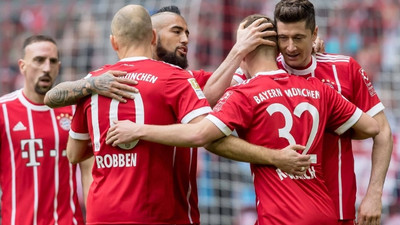 Bayern Münih, evinde Hamburg'u farklı yendi