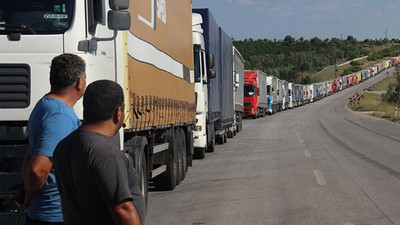 Sınırda 750 TIR'lık kuyruk