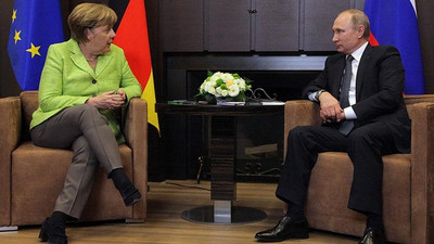 Putin, Merkel ile Suriye ve Ukrayna'yı görüştü
