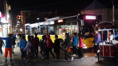 Taksim araç ve yaya trafiğine açıldı