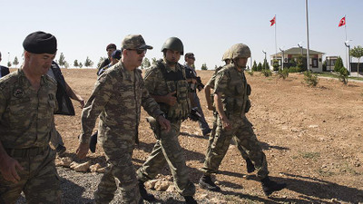 Akar, Suriye sınırında incelemelerde bulunuyor