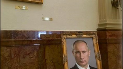 ABD'de hükümet binasında Trump'ın yerine Putin portresi