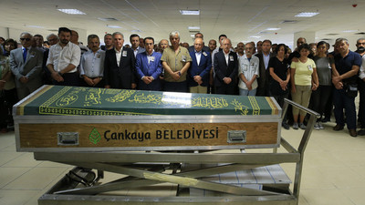 Gazeteci Özilhan son yolculuğuna uğurlandı