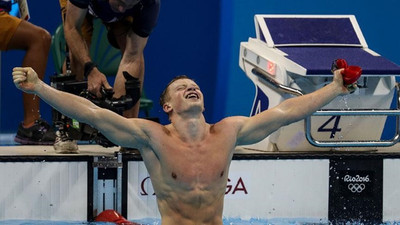 Adam Peaty dünya rekoru kırdı