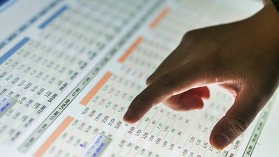 Hazine 2 milyar dolar borçlandı