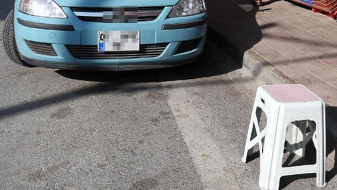 Yola tabure koyan 2 esnafa para cezası