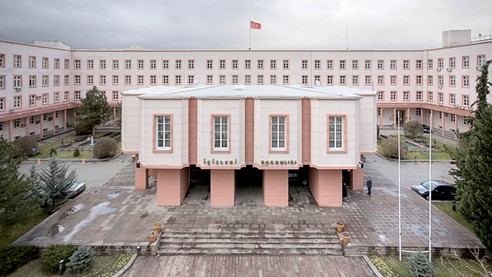 Bazı bakanlıklarda atama yapıldı