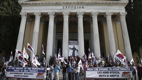 Protestocular Zapyon Sarayı'nı işgal etti