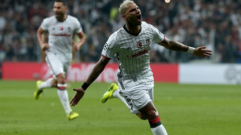 UEFA'dan Quaresma'ya çifte adaylık