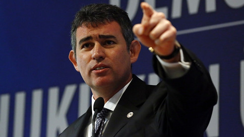 'Anayasa değişikliği Türkiye'yi demokrasi olmaktan çıkarır'