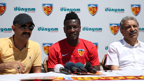 Kayserispor Asamoah Gyan ile sözleşme imzaladı