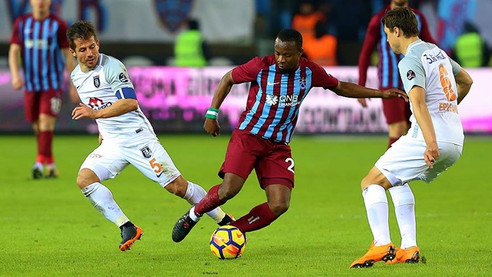 Başakşehir bir hafta aradan sonra yeniden lider