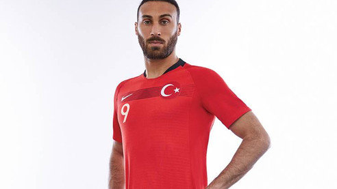 A Milli Takım'ın yeni formaları tanıtıldı