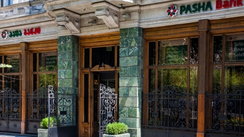 Azeri banka sermayesini iki katına çıkarıyor