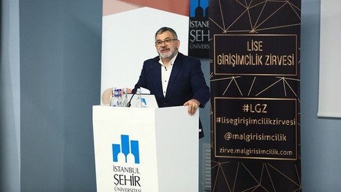 Liseli girişimciler İstanbul Şehir Üniversitesi'nde buluştu