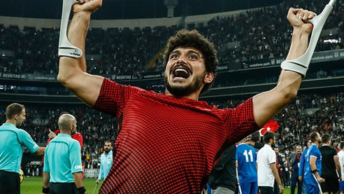 Milli futbolcunun hayatı belgesel oluyor