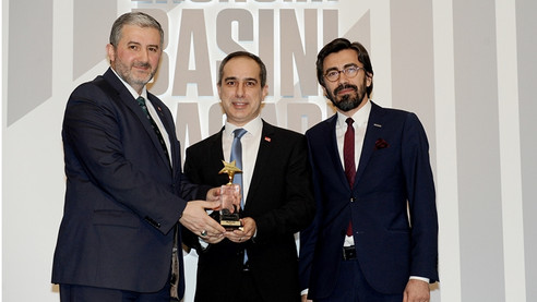 MÜSİAD'dan dunya.com'a ödül
