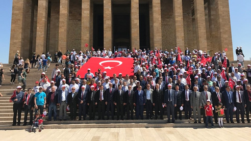 Türkiye Kamu-Sen Anıtkabir'i ziyaret etti