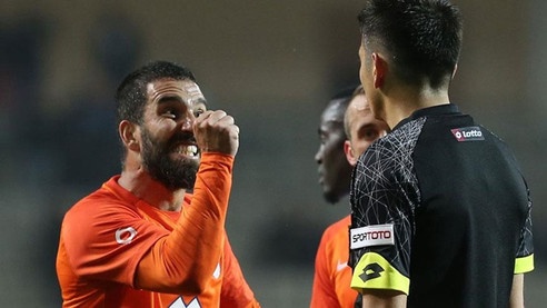Arda Turan'ın cezası indirildi