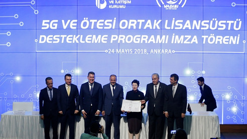 "Türkiye'yi geleceğe gençler taşıyacak"